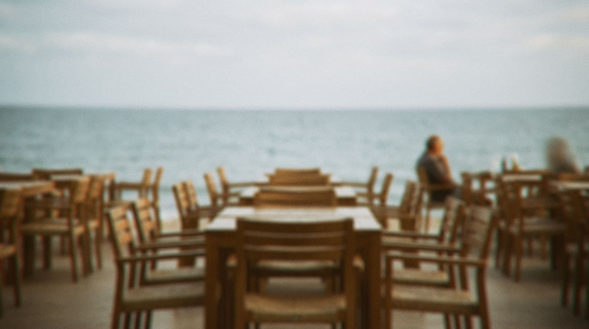 Cómo llenar tu restaurante en temporada baja (sin regalar el margen)
